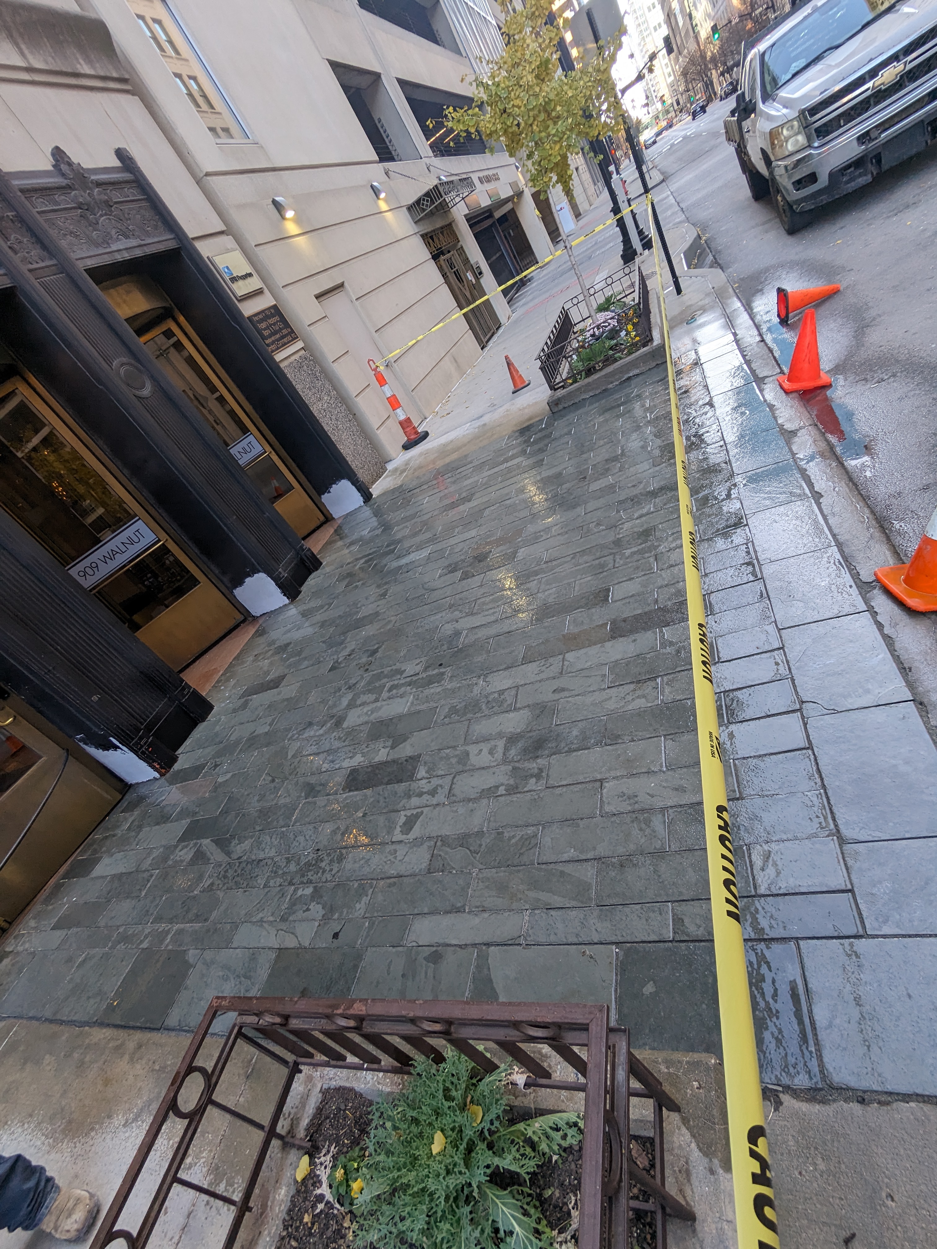 Pxl 20231117 193022825